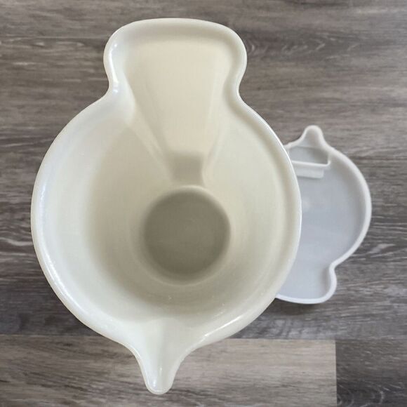 Vintage Tupperware 2 Quart Opaque Pitcher 129 With Lid And Flip Top 625 - Picture 5 of 6